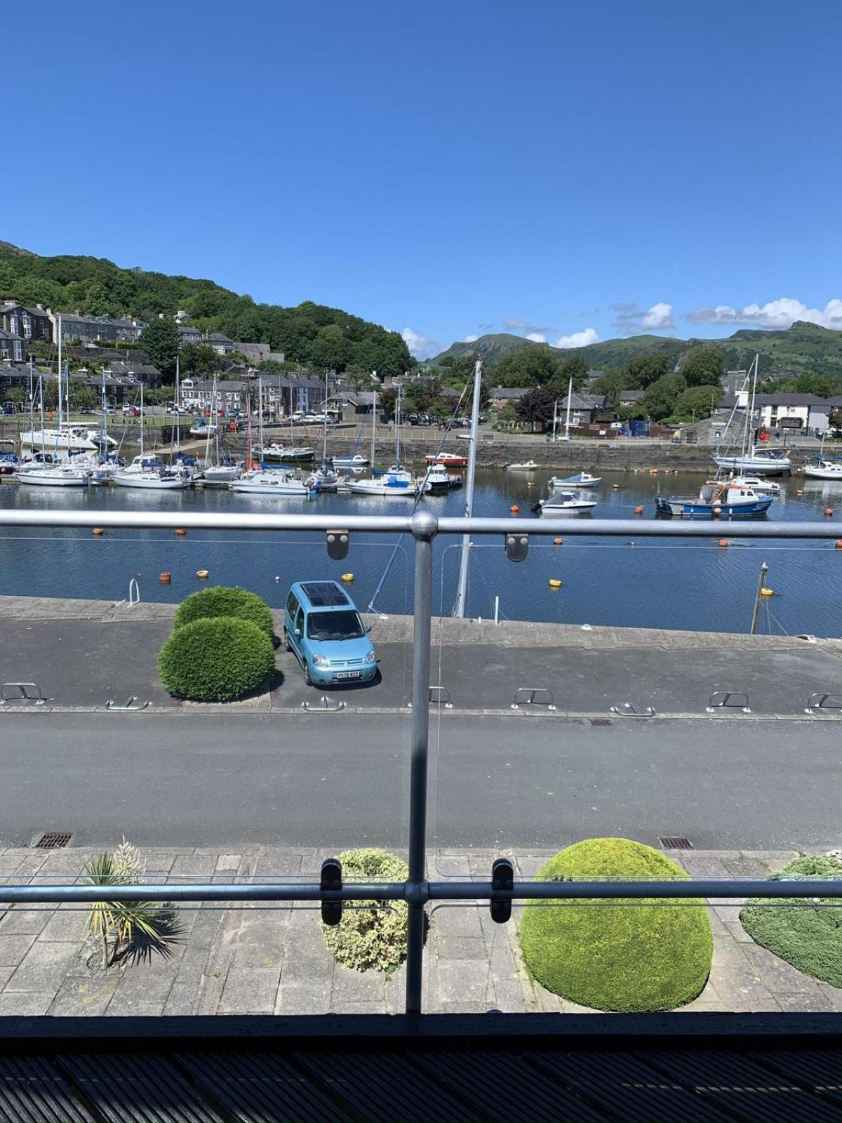 Harbour Haven: Spectacular Views Apartment Porthmadog Exterior photo