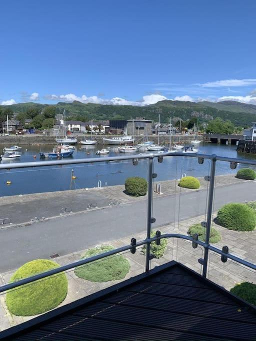 Harbour Haven: Spectacular Views Apartment Porthmadog Exterior photo