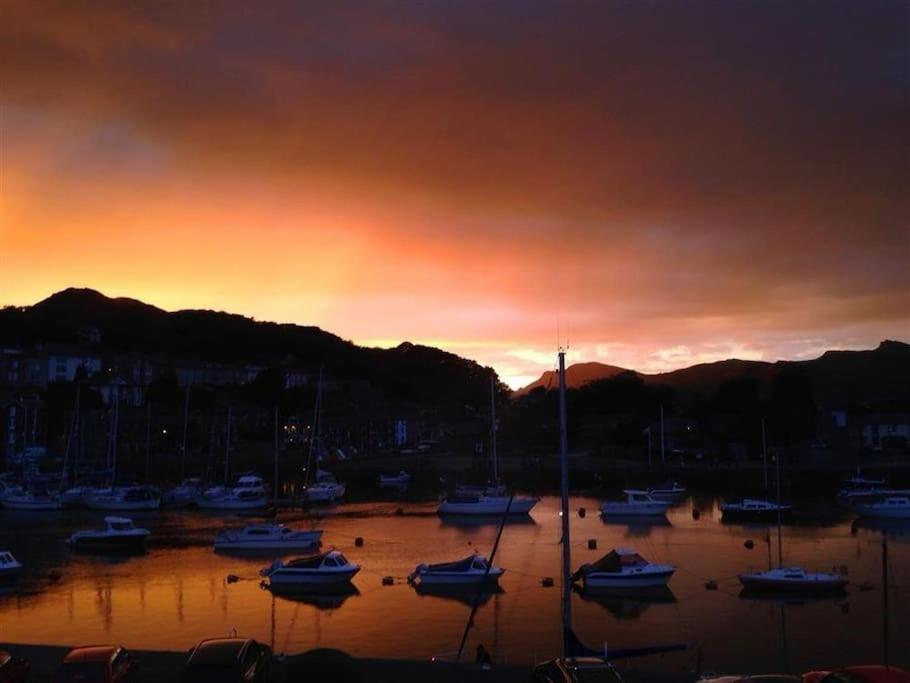 Harbour Haven: Spectacular Views Apartment Porthmadog Exterior photo